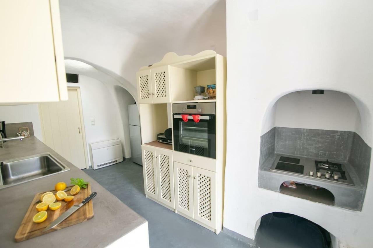 Villa Agrilia Secluded Cave House Therasia Exterior foto